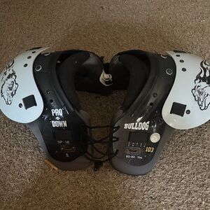 Bulldog Kids Shoulder Pads - Black and White